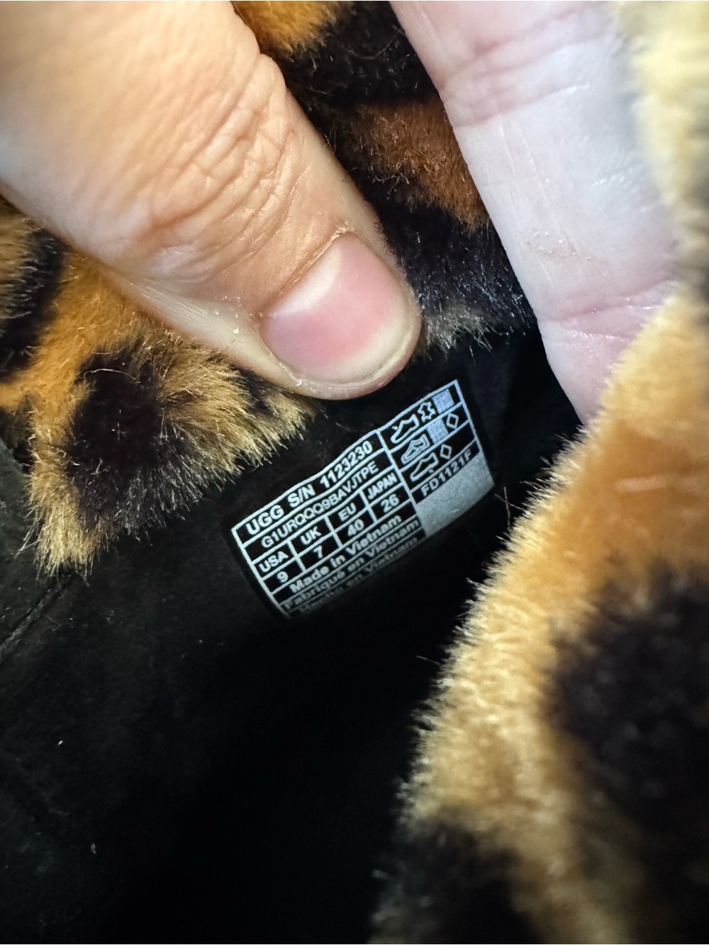 UGG Czeriesa Panther (Leopard) Leather Waterproof boot. Size 9 (runs small). - Picture 6 of 8